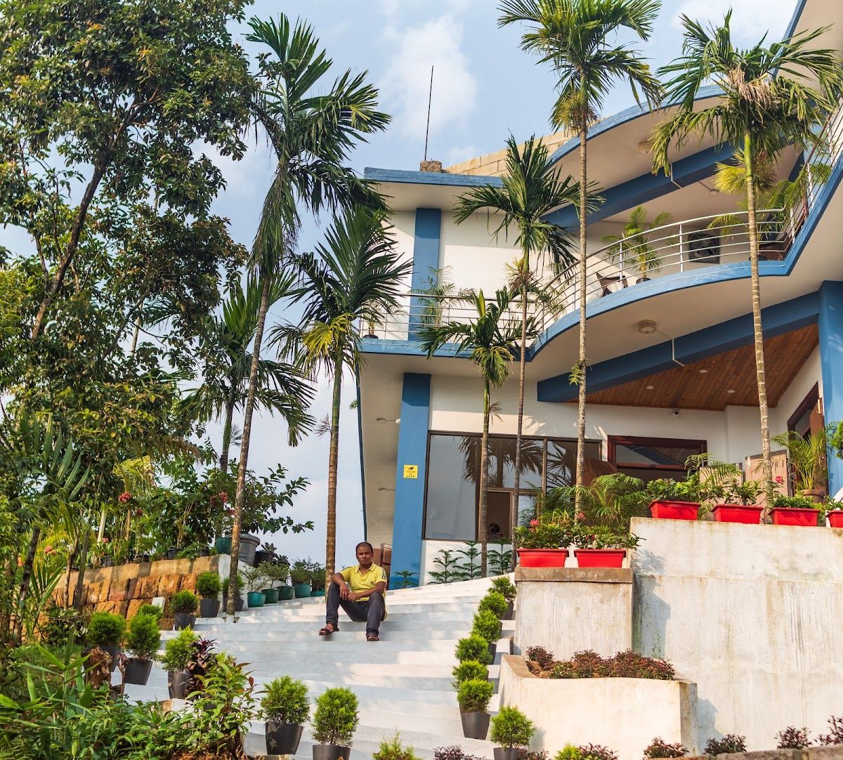 Trekker's Haven: Prime Location for Mountain Views