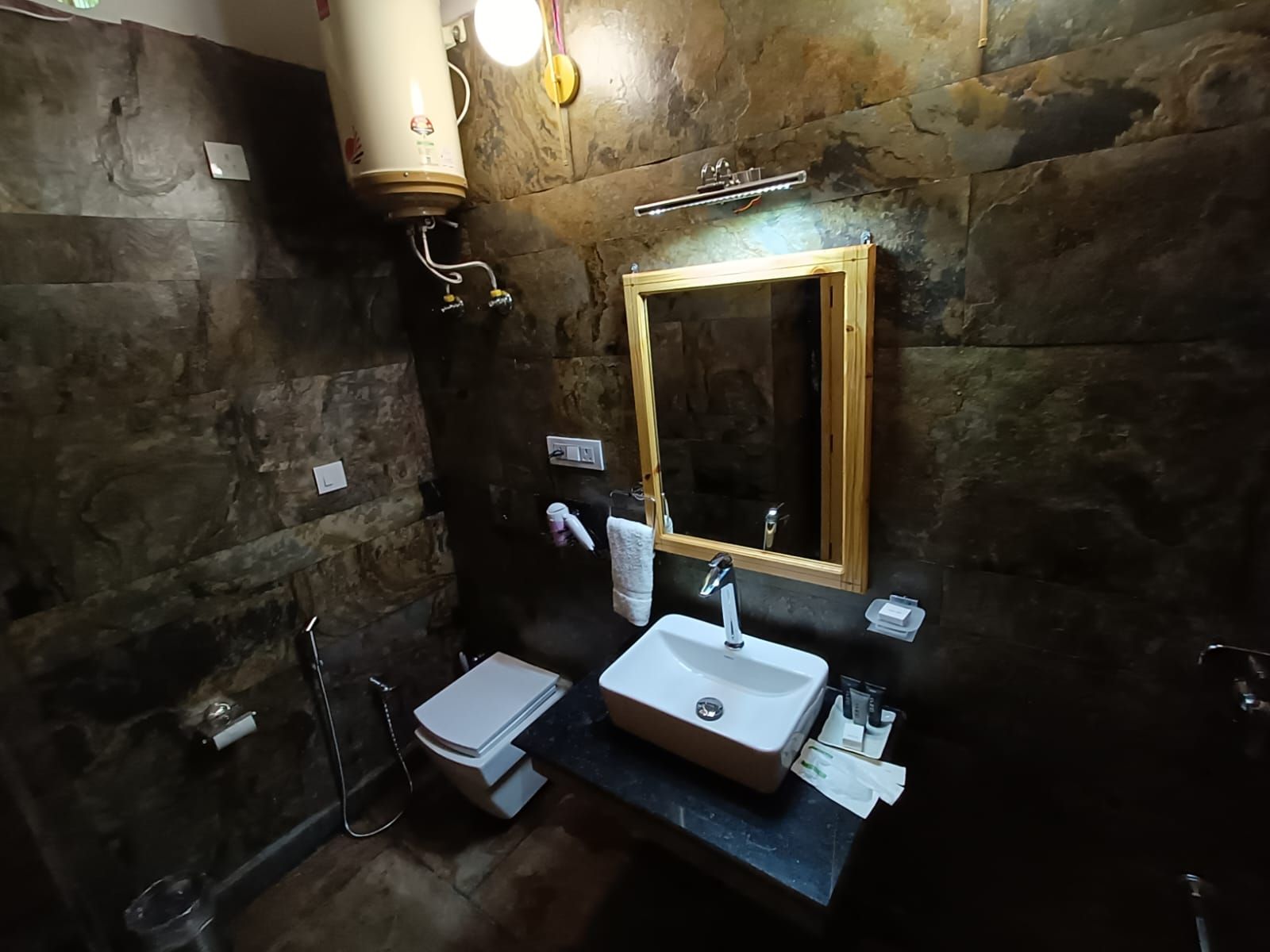 5BR Homestay w/ Home Meals & Views, Uttarakhand - Umagarh, Uttarakhand photo 4