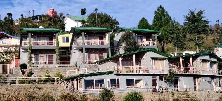 Hilltop Cottage w/ Snow Peak Views, Uttarakhand