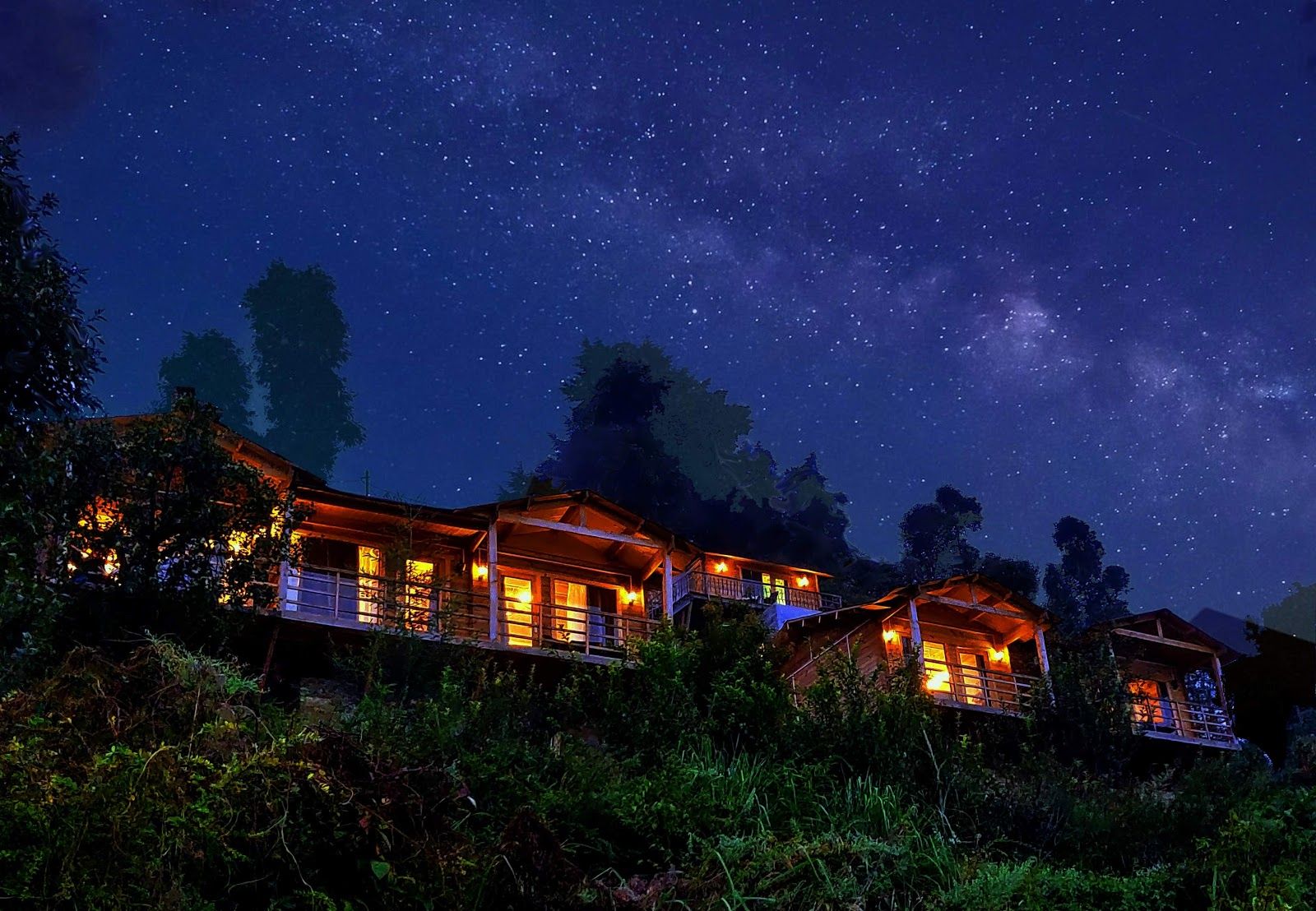 Log Cabin Cottages w/ Nanda Devi Views