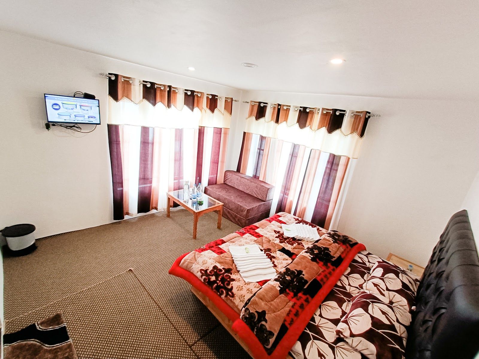 Riverfront Homestay w/ Hill Scenes & Meals, J&K in Jammu and Kashmir, Pahalgam 2