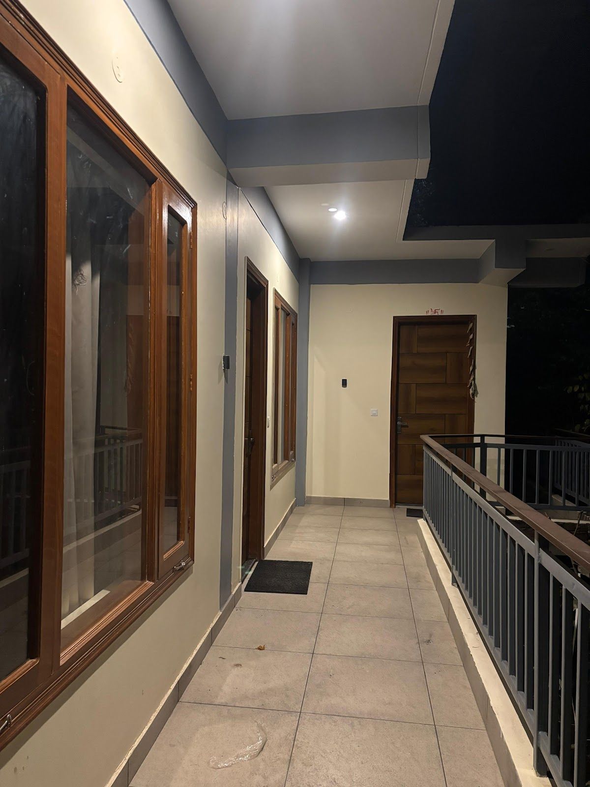 Family Homestay w/ Restaurant & Clean Rooms,...