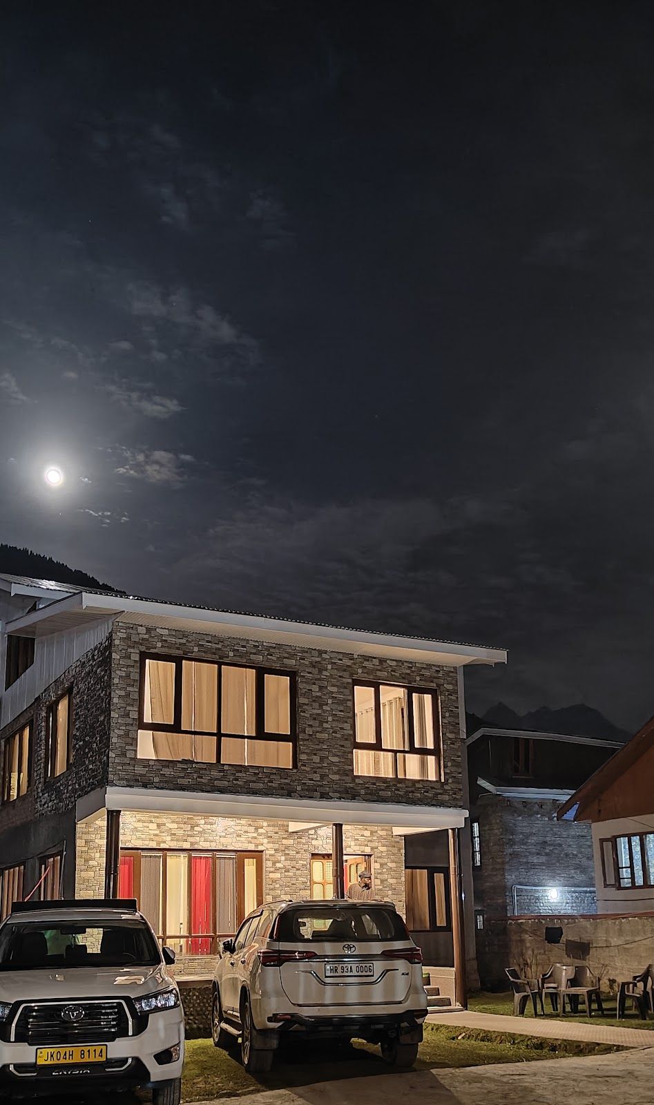 Riverfront Homestay w/ Hill Scenes & Meals, J&K in Jammu and Kashmir, Pahalgam 1