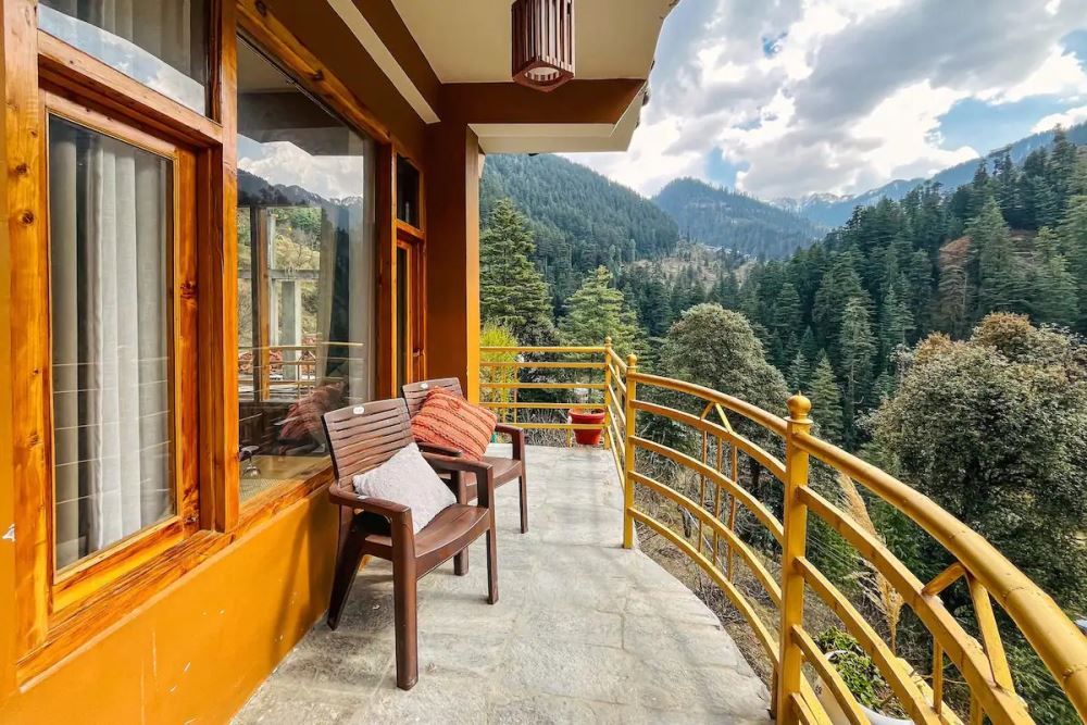 Jibhi House, Himachal: Peaceful Hillside Stay