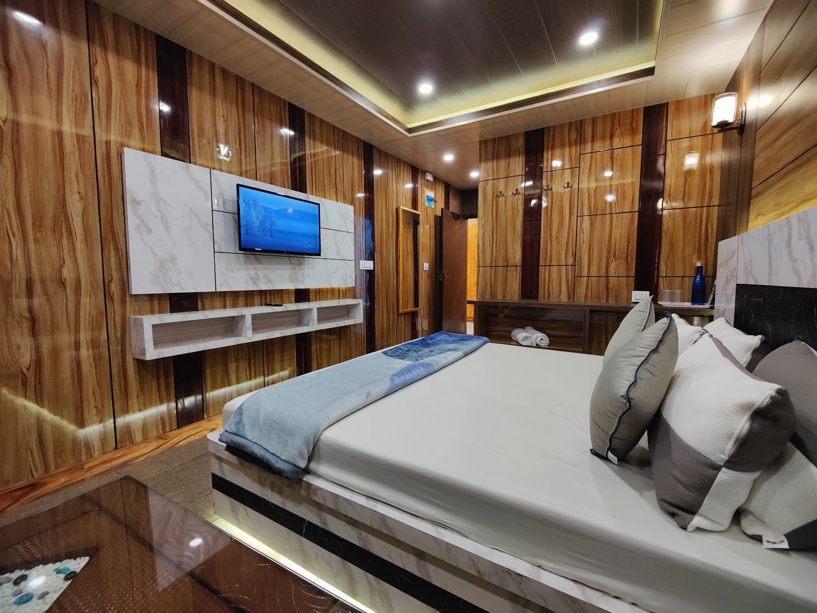 Peaceful Viewpoint Mountain Homestay HP - Kumarsain, HP photo 5