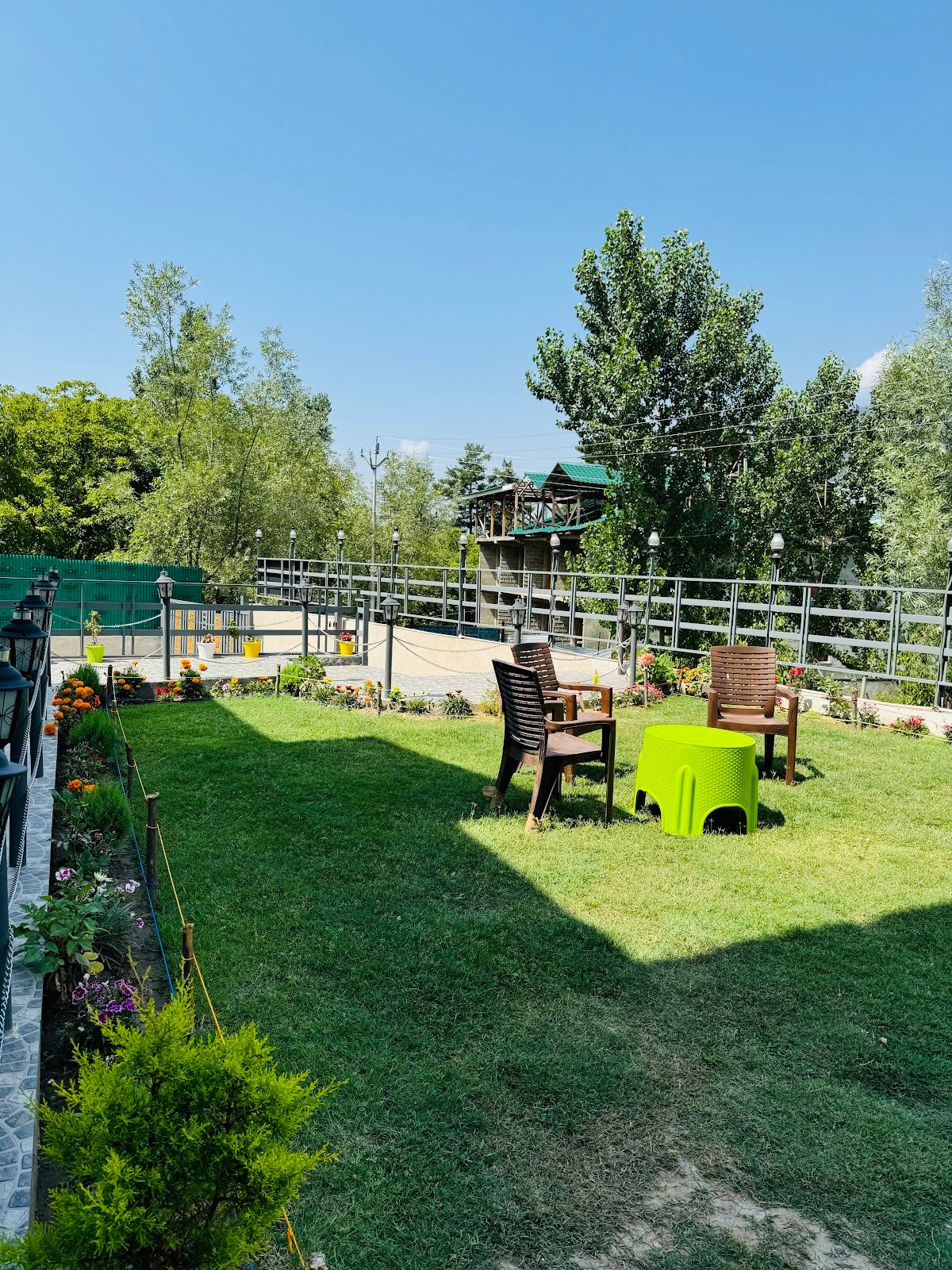 Mountain Resort w/ Hill Views & Home Meals, J&K