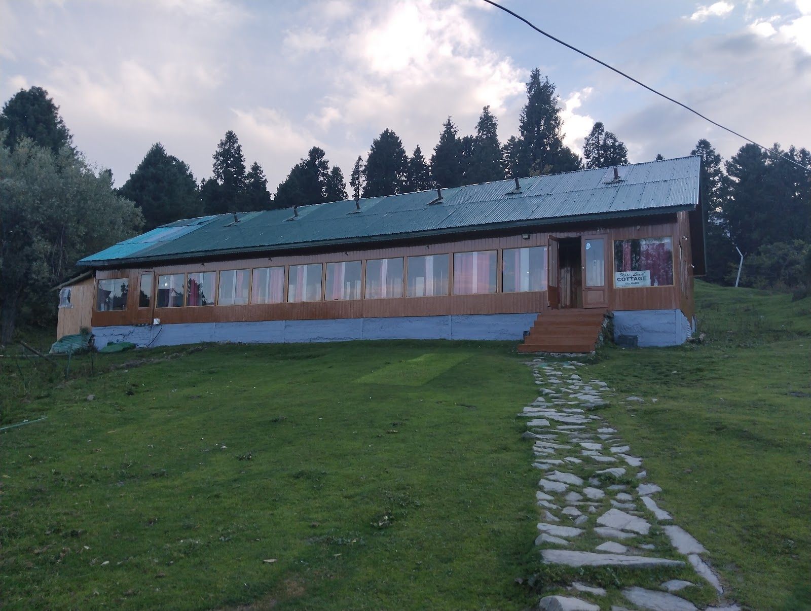 Homestay w/ Heated Beds & Ski Slopes, J&K in Gulmarg, Jammu & Kashmir 1