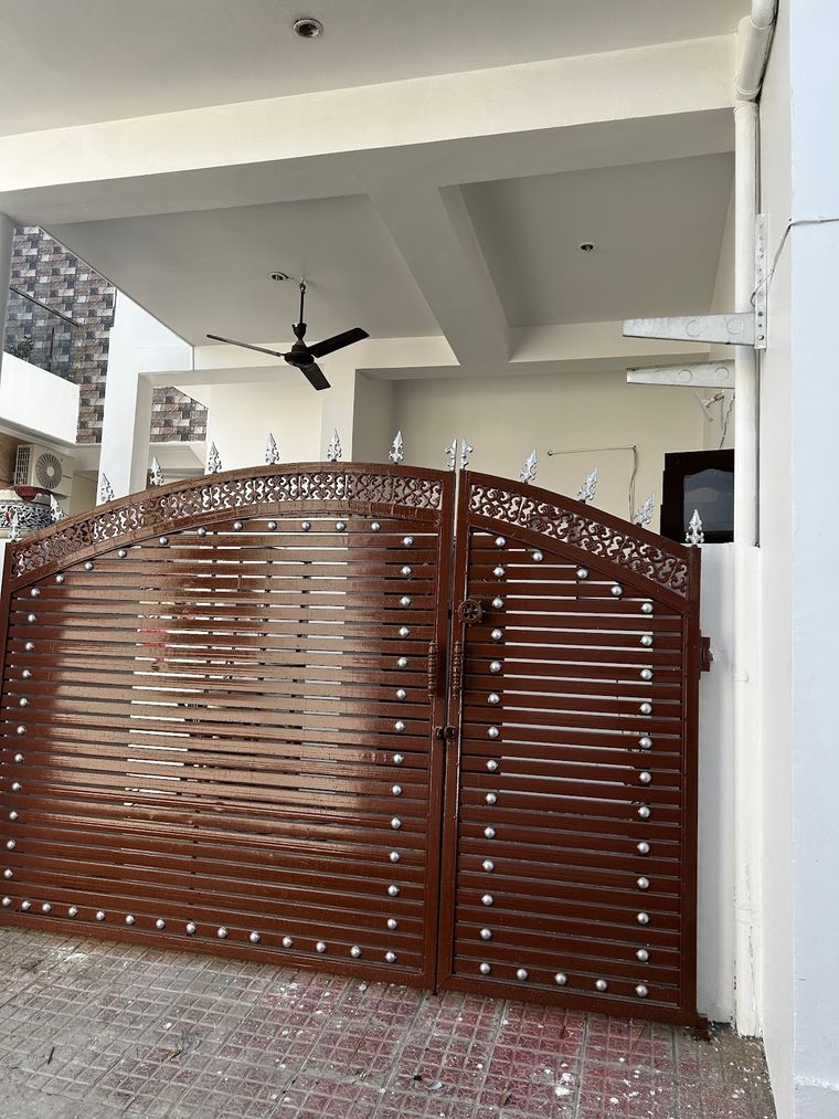 King Bed House in Mothorowala Rd, Uttarakhand, 5-star rating