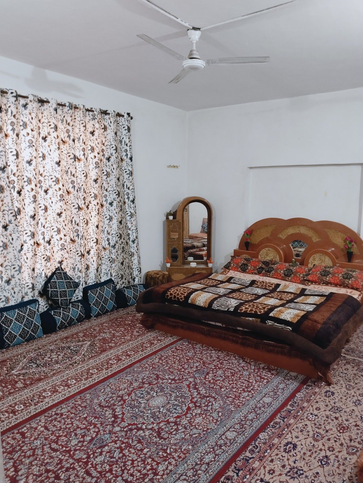 Warm Homestay w/ Delicious Meals, Jammu & Kashmir in Srinagar, Jammu & Kashmir 8