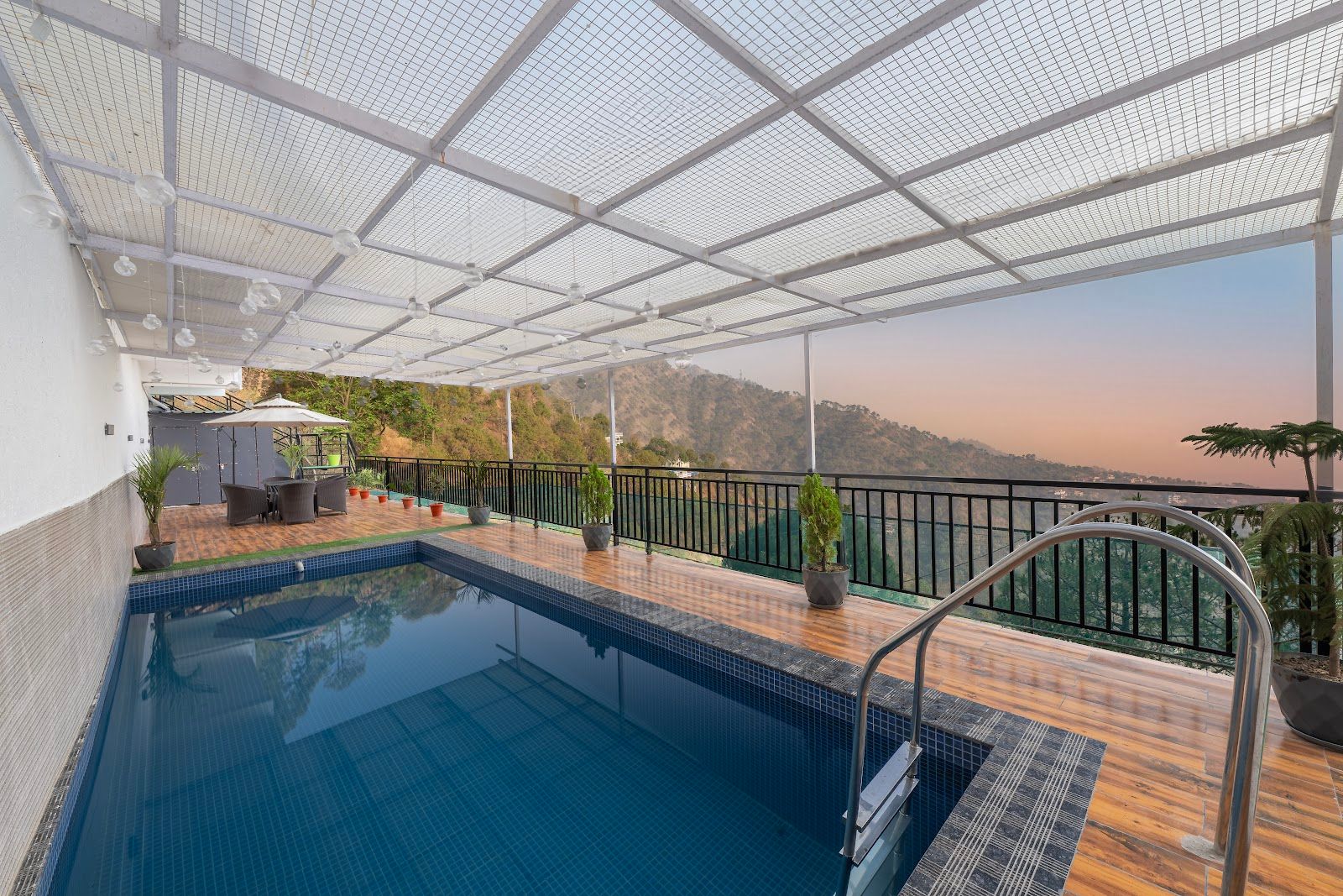 Spotless Mtn View Rooms w/ Pool Himachal Pradesh - Himachal Pradesh photo 4