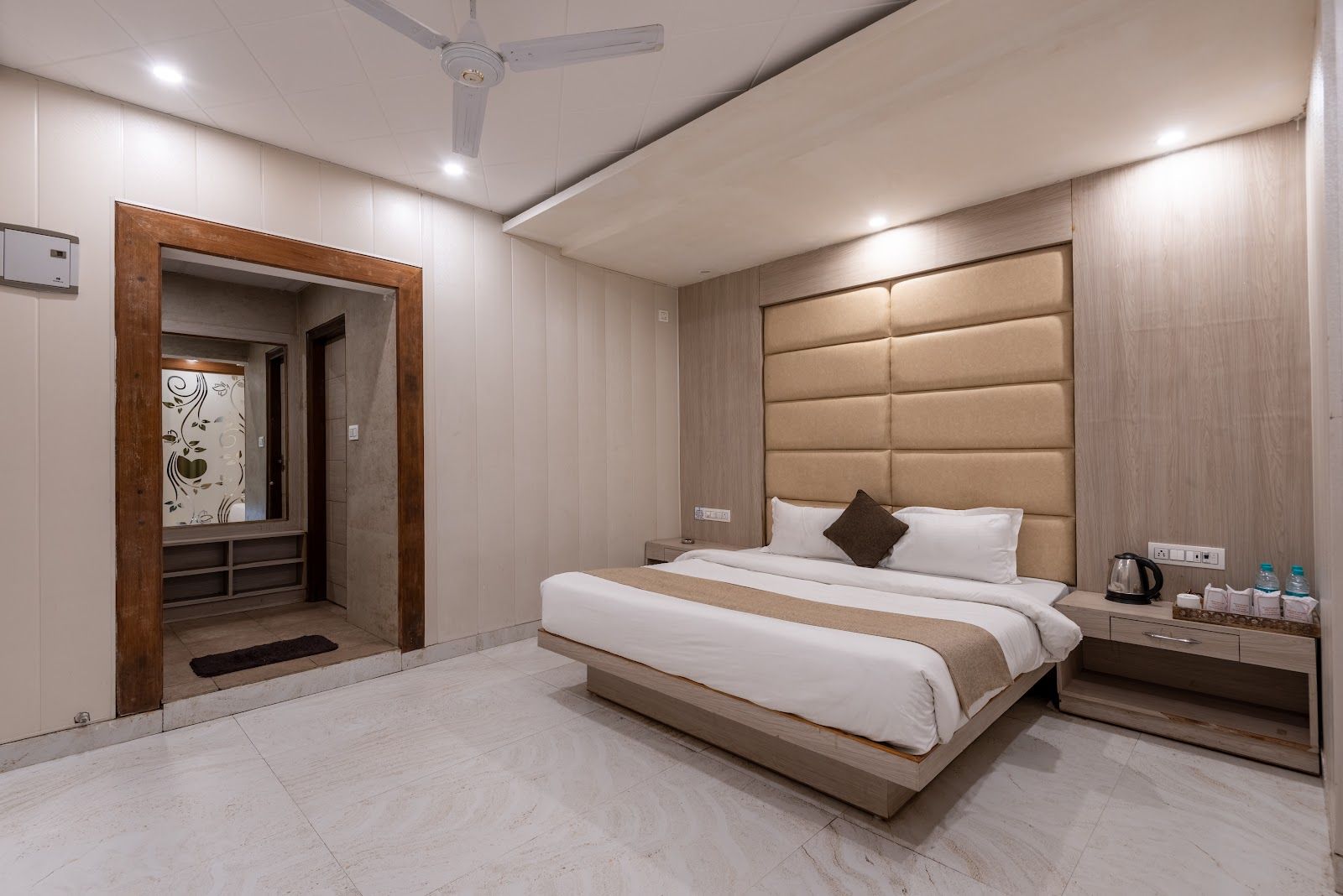 Uphill Homestay w/ Valley Views & Meals in Uttarakhand Mussoorie 2