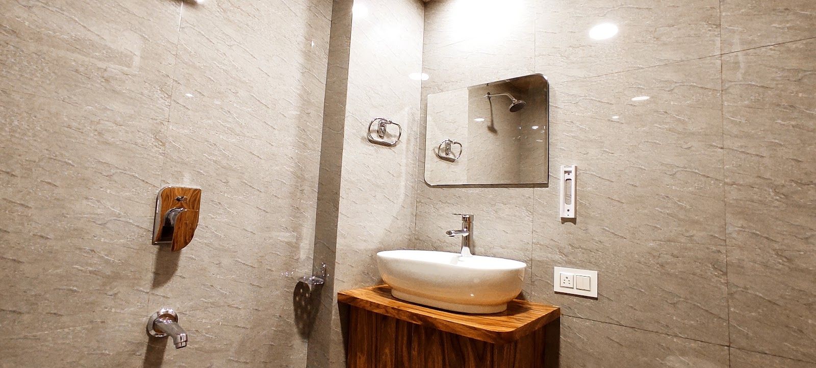 Peaceful Viewpoint Mountain Homestay HP - Kumarsain, HP photo 4