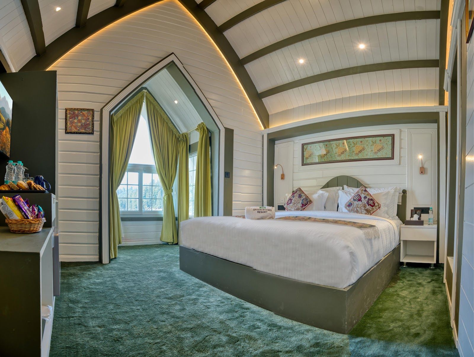 Heated Villa w/ Mountain Views & Home Meals in Jammu & Kashmir 2