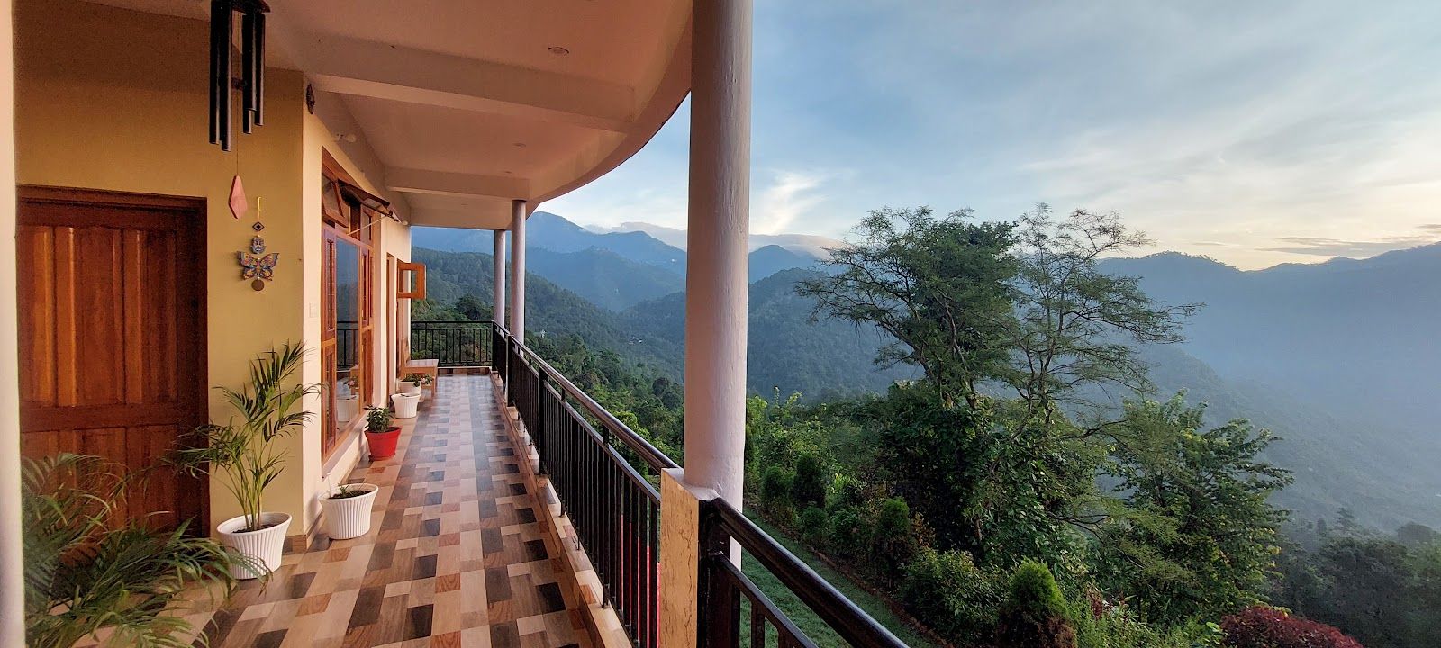 Homely Homestay w/ Home Meals & Views, UK in Jeolikote, Uttarakhand 1