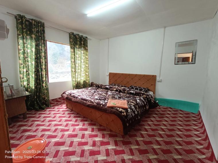 Homestay by Lidder River, Kitchen Access, J&K