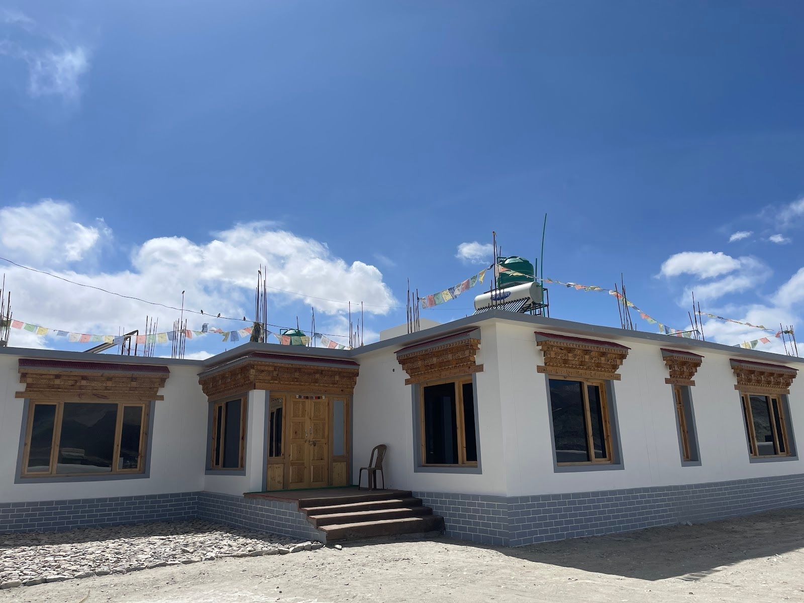 Remote Clean Stay w/ Great Food & HP Water Ladakh