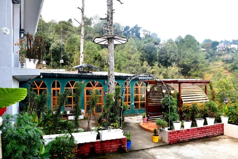 21 bedroom house with valley view in Kausani, 4.9 stars