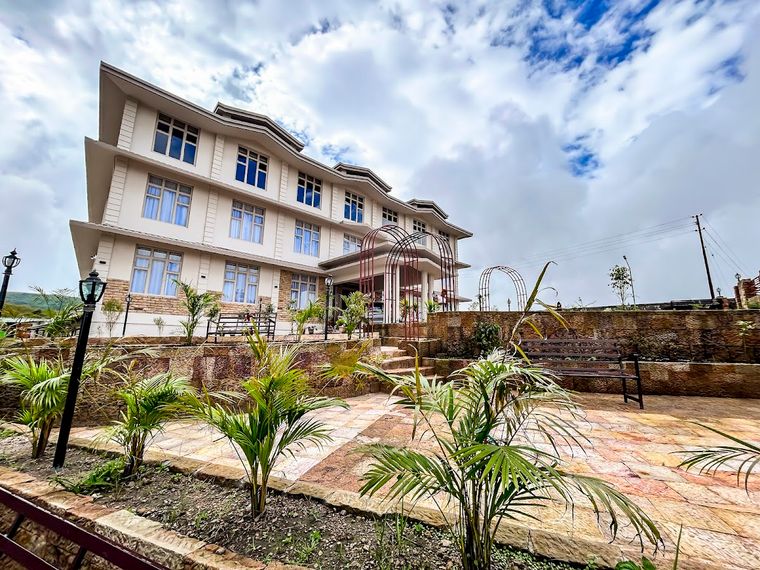 Hill-view guest house in Cherrapunji, Meghalaya