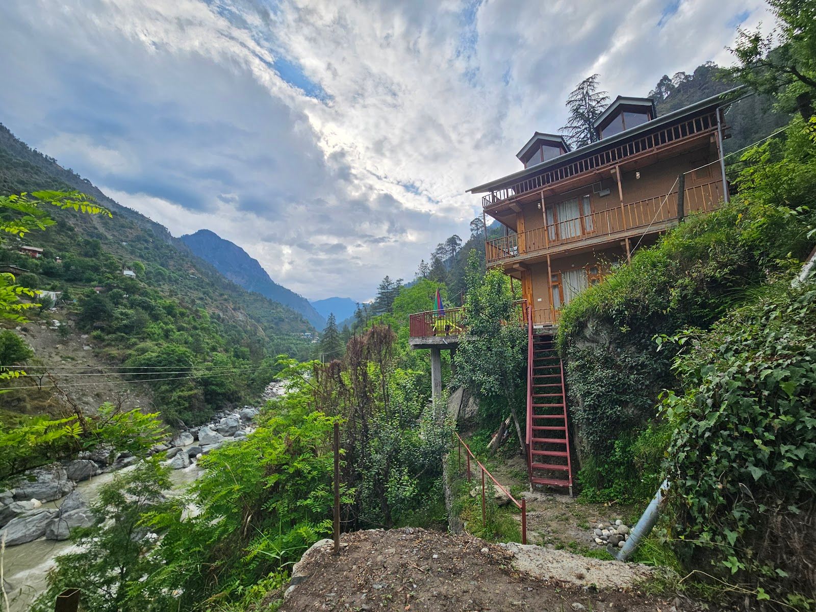 Riverside Homestay w/ Orchard & Local Food, ...