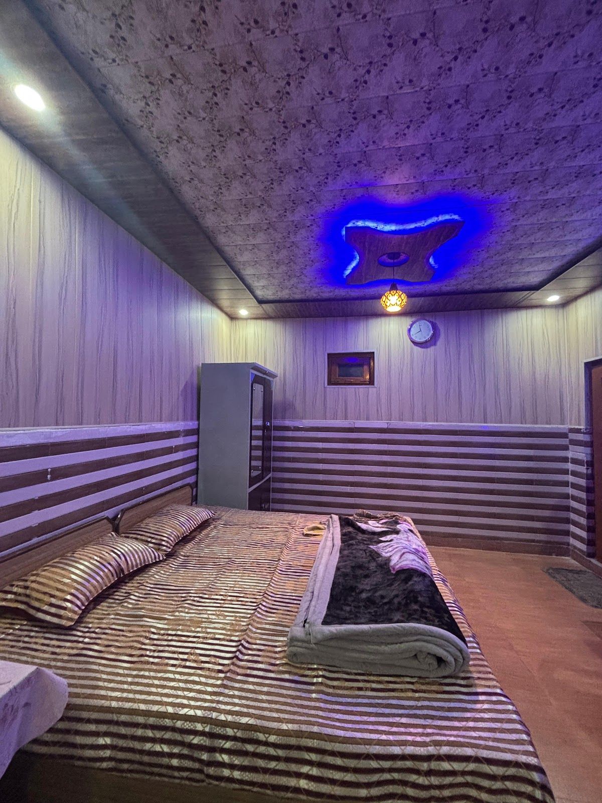 Homestay w/ Lawn & Mountain Views, Uttarakhand in Uttarakhand, Baijro