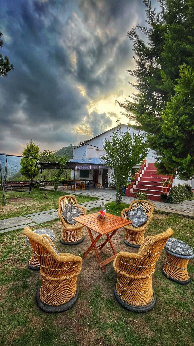 Pahadi Food Mountain Home w/ Hospitality