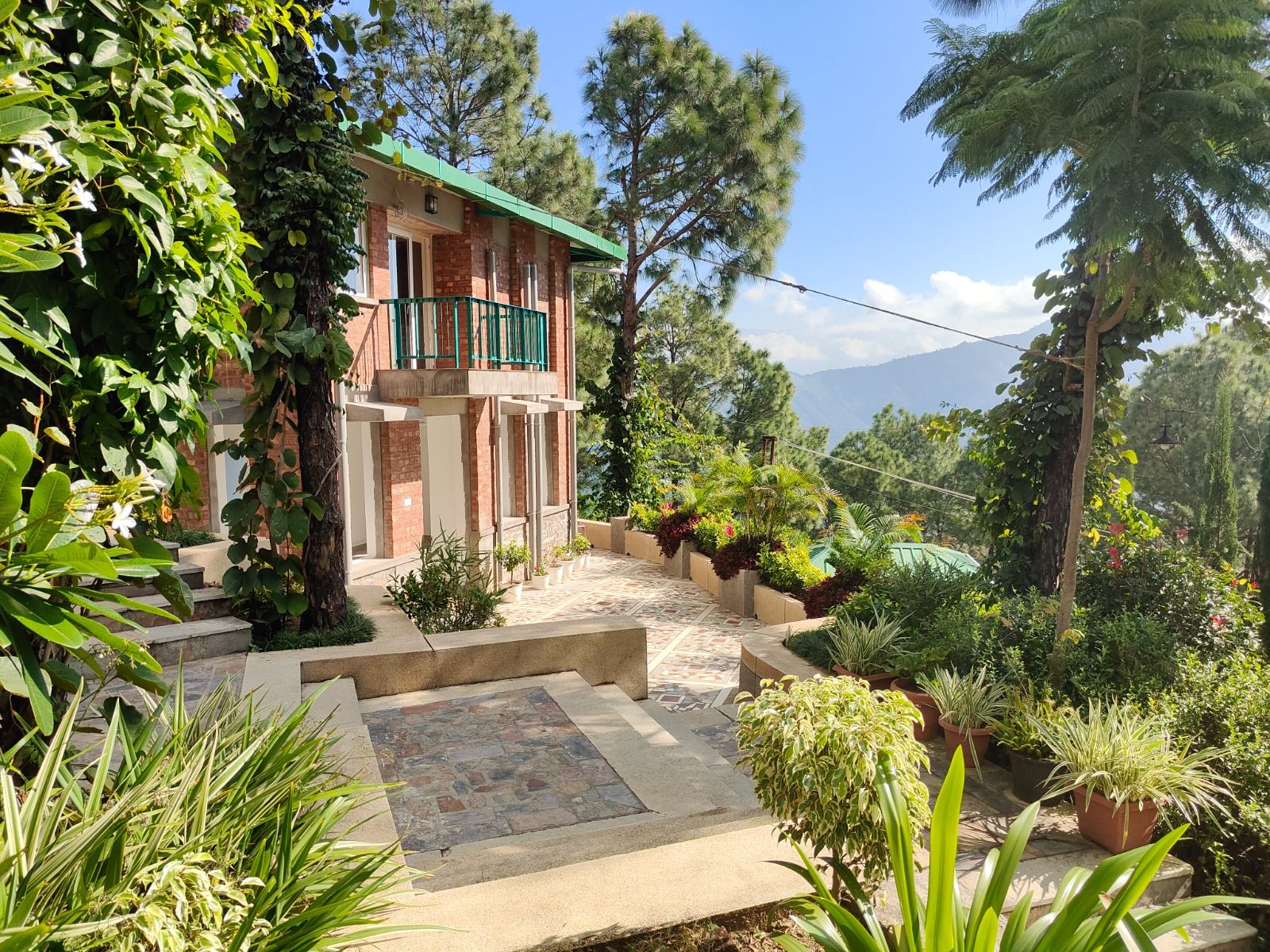 Mountain View Homestay w/ Vegetarian Meals -...