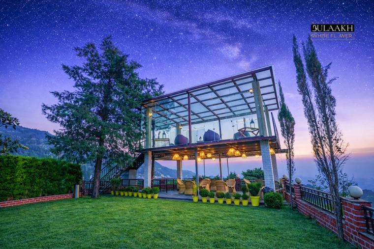 Villa w/ Sunset Views & Great Food - UK