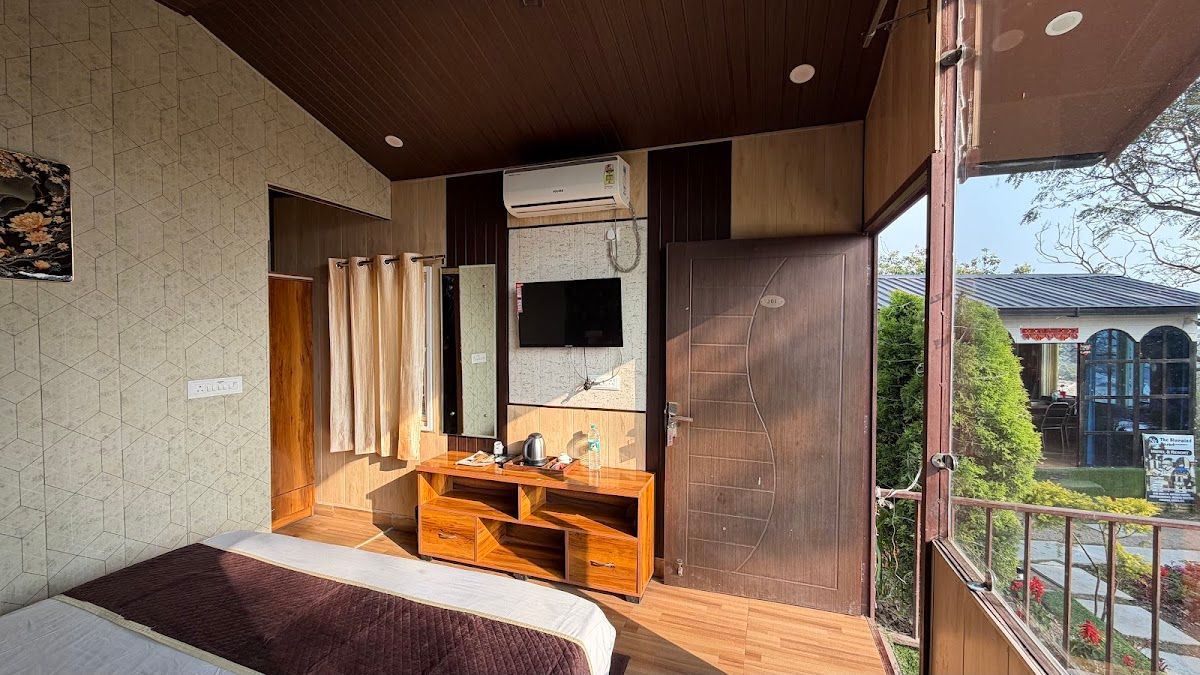 2 bedroom homestay with a balcony in Kirsali Gaon