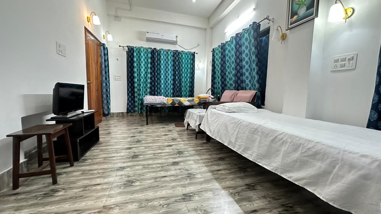 Central Stay Lodge, Kind Owners, Tripura