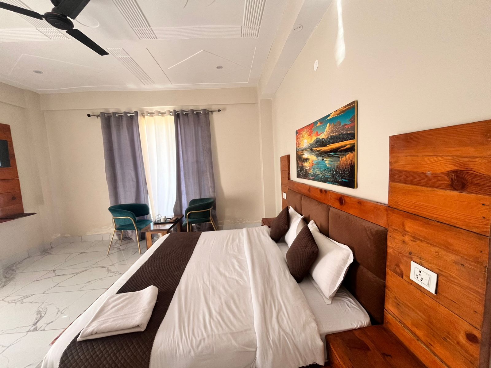 Hilltop Homestay w/ Himalayan Views & Bonfire, UK in Jwarna, Uttarakhand 2