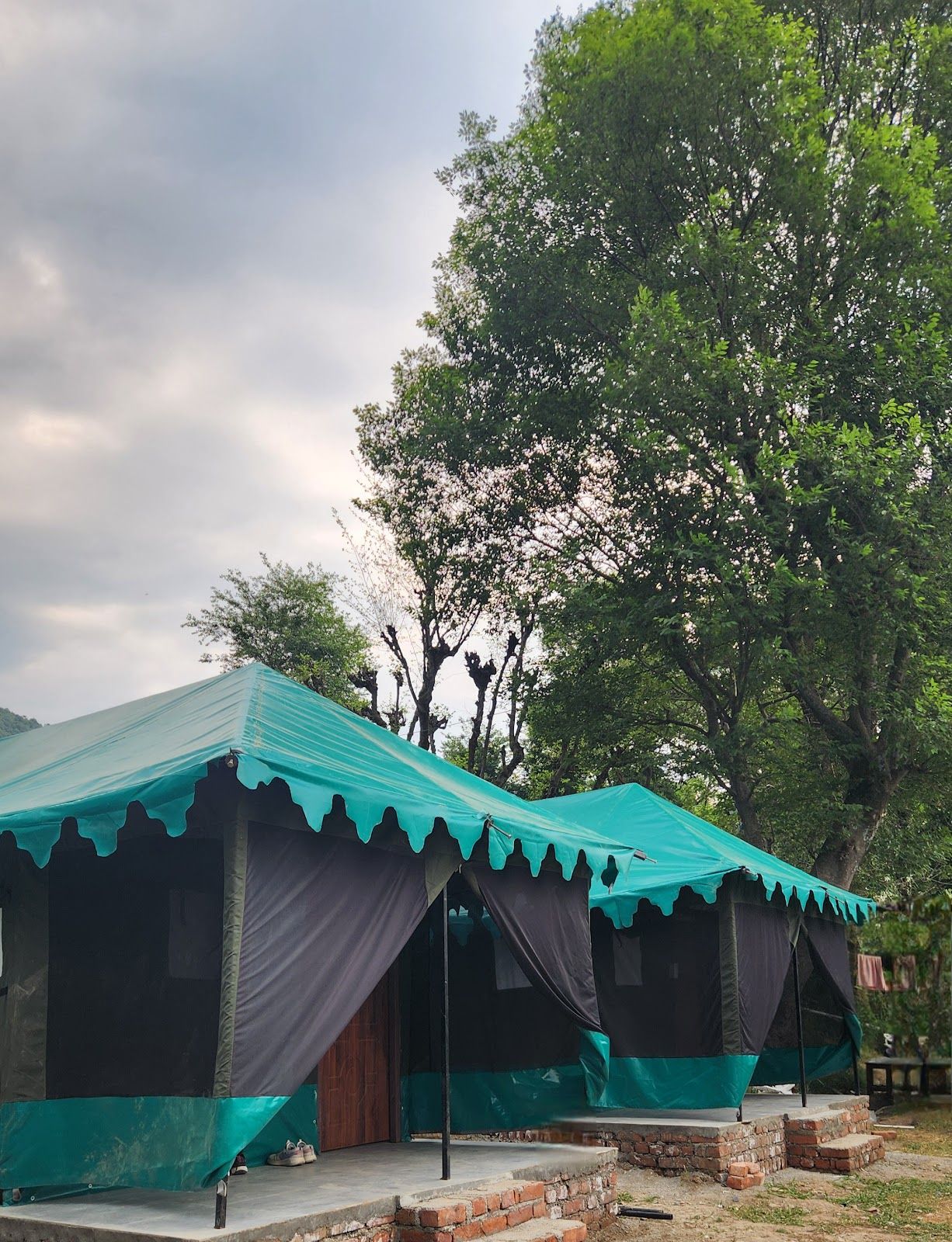 Mud Huts w/ Mountain & Forest Views HP in Bir, HP 8