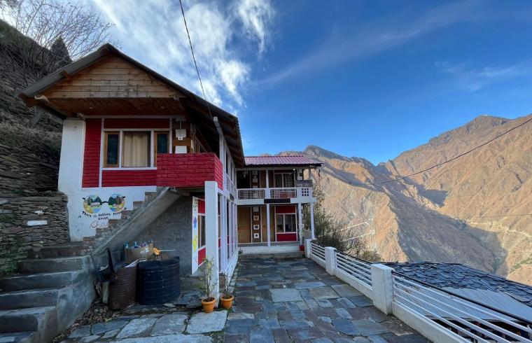 Village Homestay w/ Home Meals & Treks, HP