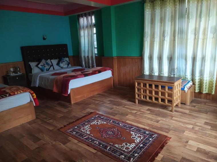 Guest house in Lachen, with mountain views
