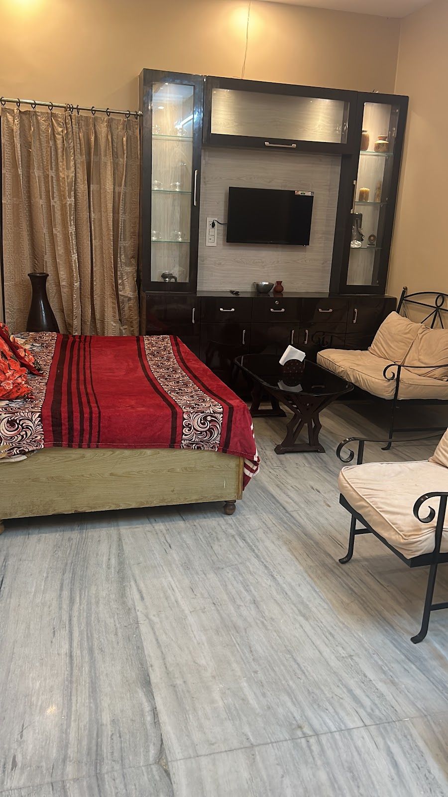 Family Homestay w/ Welcoming Hosts, Uttarakhand - Mothorowala Rd photo 4