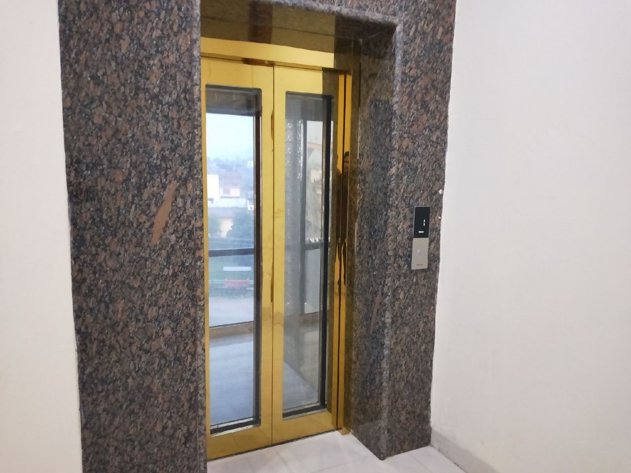 Spacious Hotel w/ Tasty Food & Parking, HP