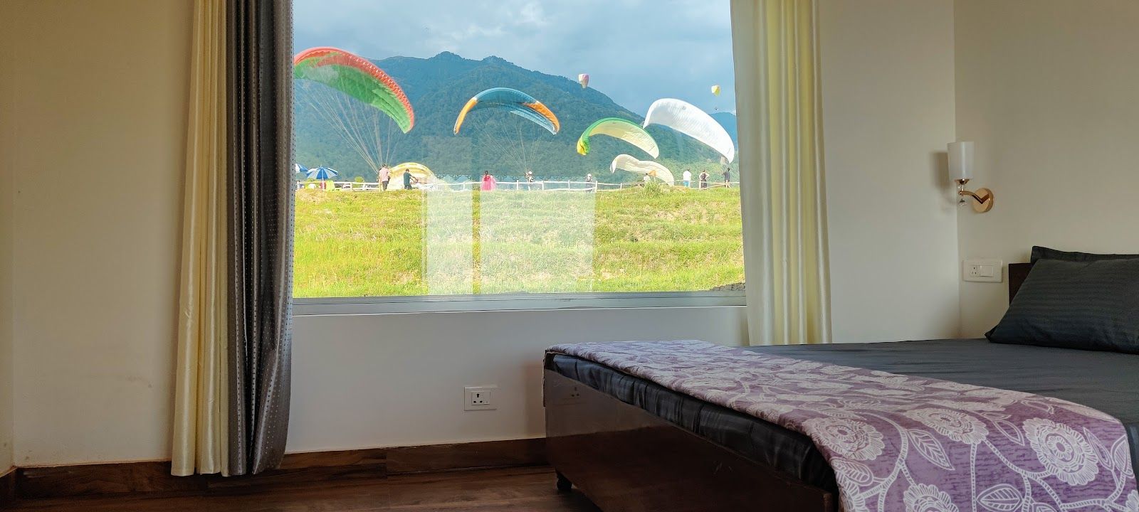 Paragliding View Stay w/ Sunset & Mtn Views HP in Bir, HP 2
