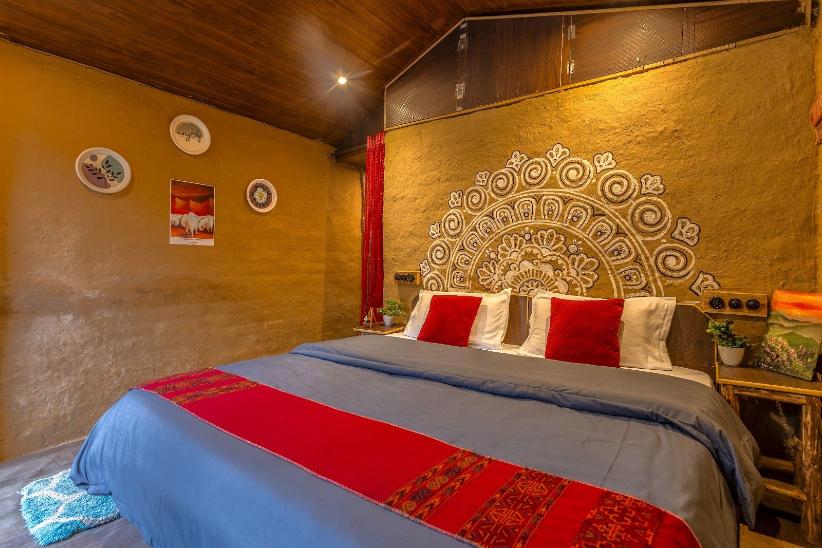 Mud Huts w/ Mountain & Forest Views HP in Bir, HP 2