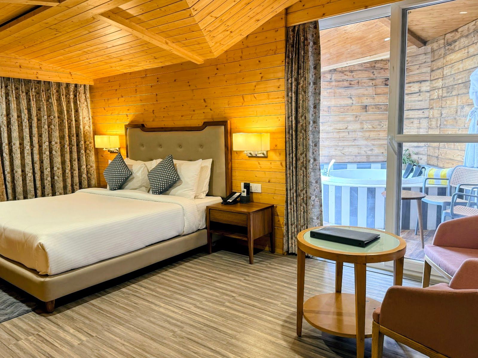 Pure Veg Homestay w/ Mountain Views, HP in Kasauli 1