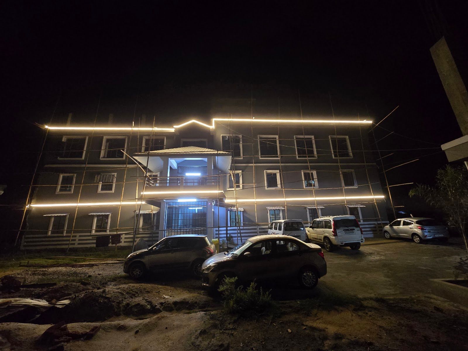 Homely Stay Near Attractions w/ Roadside Access