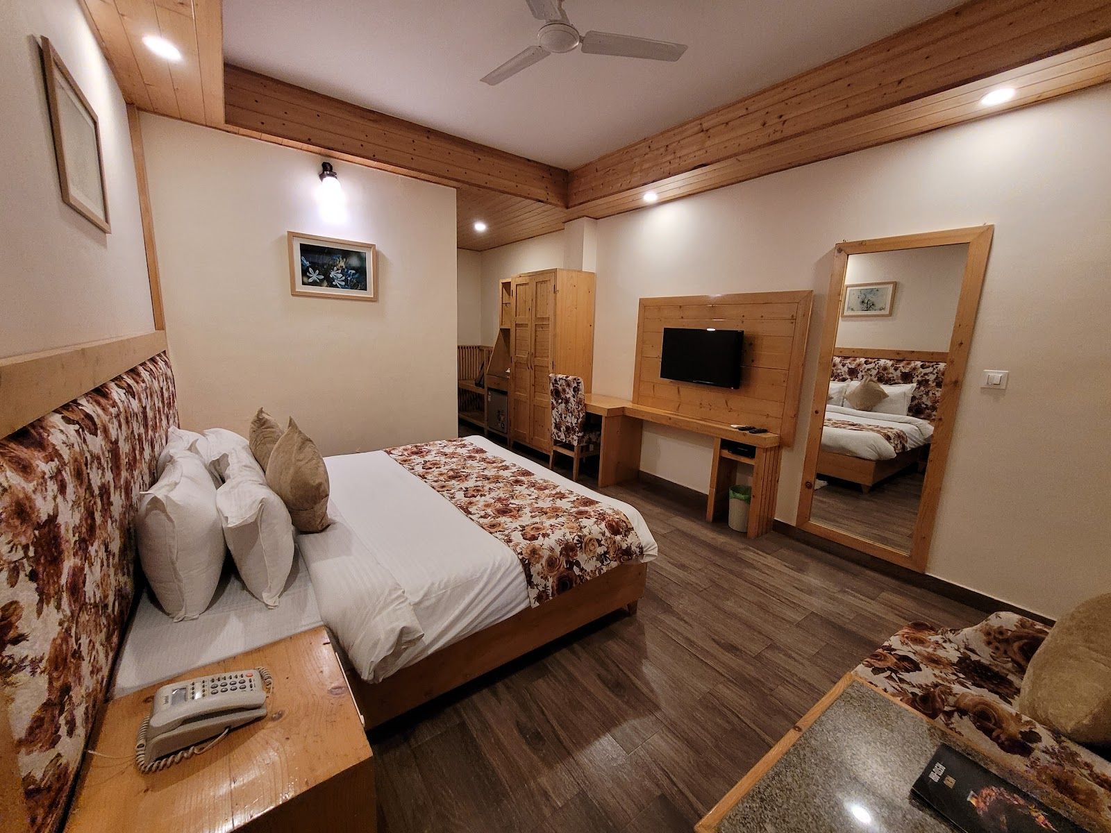 Hill View Homestay w/ Balconies & Staff, HP in Himachal Pradesh 2