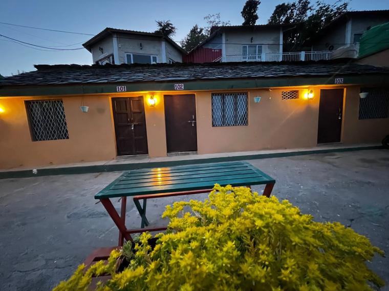 Sunrise Views Cottage w/ Bonfire - Uttarakhand