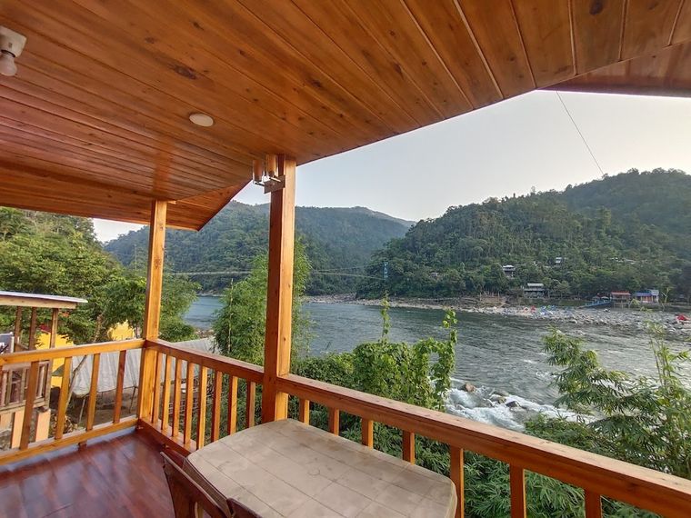 Riverside Homestay w/ Delicious Food - Meghalaya