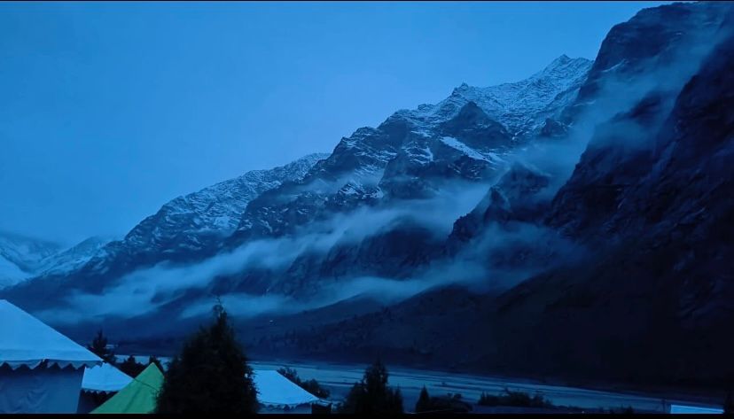 Riverside Hut & Camps w/ Bonfire, HP in Jispa, HP 8