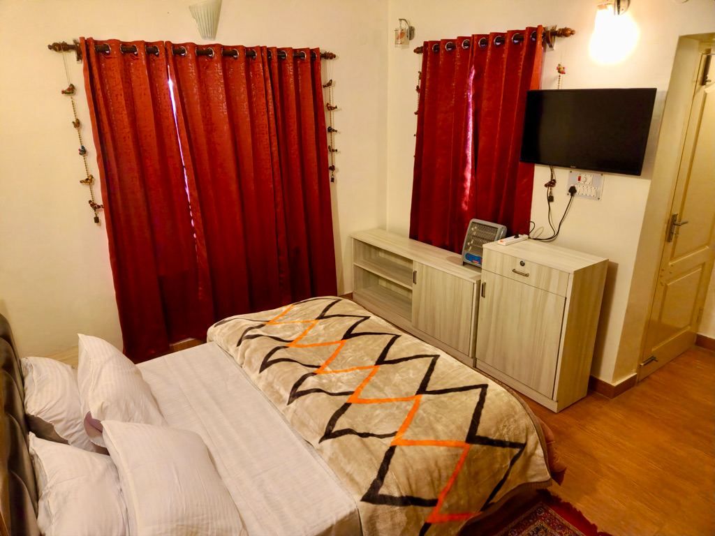 Spacious Homestay w/ Birdsong & Views, UT in Uttarakhand 8