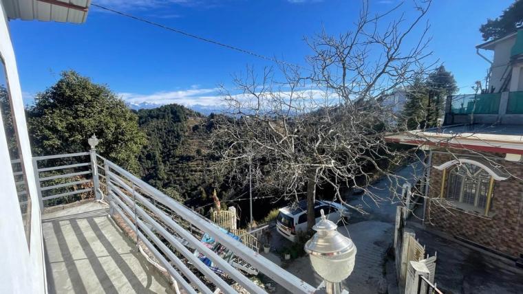 Peaceful Homestay w/ 42 Peaks Views Uttarakhand