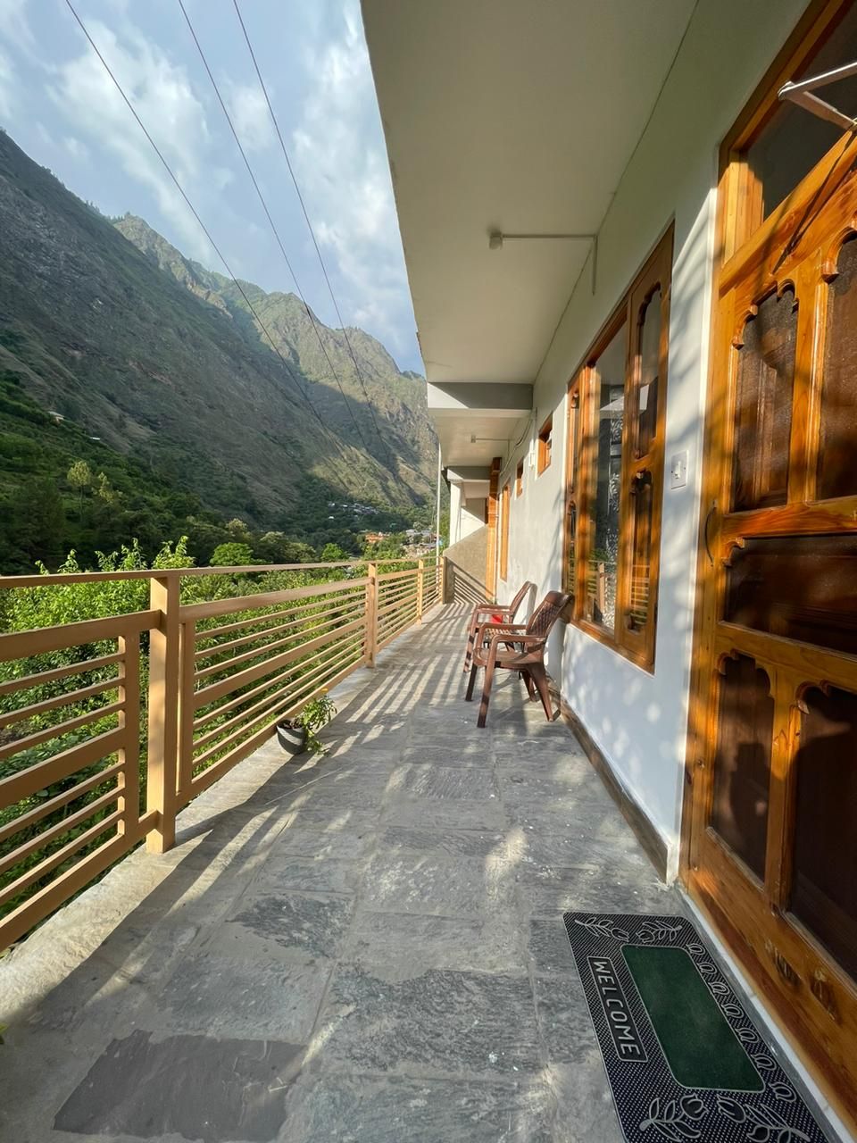 Riverside Homestay w/ Home Meals & Treks, HP in Banjar, HP 5