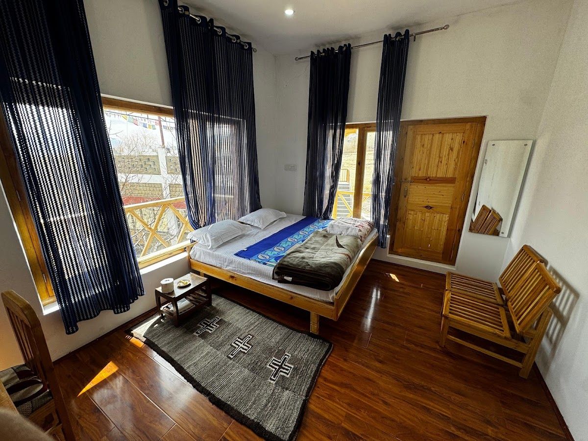 Airbnb: Holiday Rentals, Cabins, Beach Houses, Unique Homes & Experiences - Leh photo 5