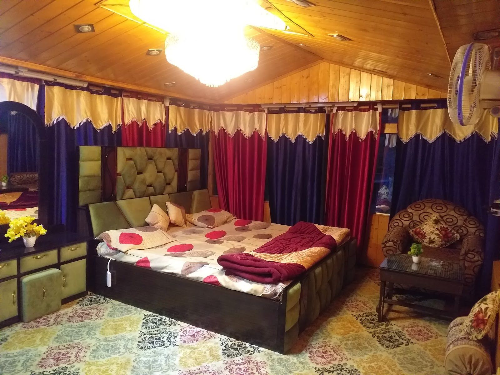 Deluxe Homestay w/ Home Meals & Treks, Kashmir in Tangmarg, Kashmir 2