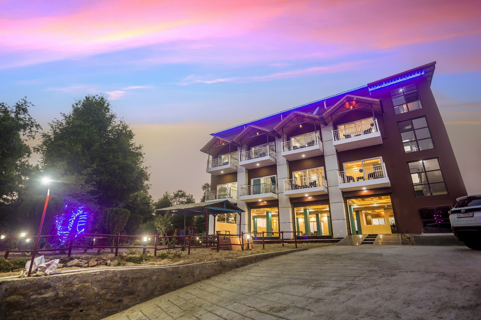 Homestay w/ Valley Views & Bonfire, Uttarakhand