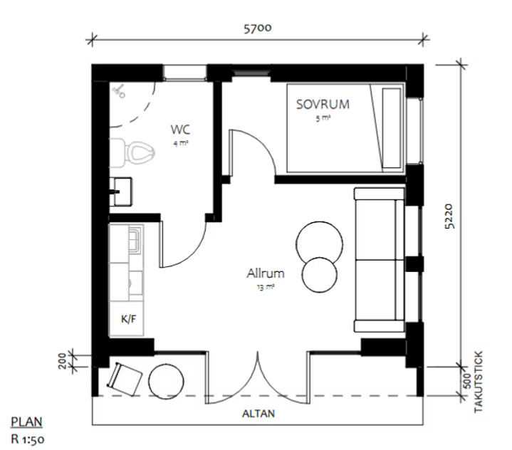 Planritning i skala 1:50 med sovrum, allrum, kök och altan